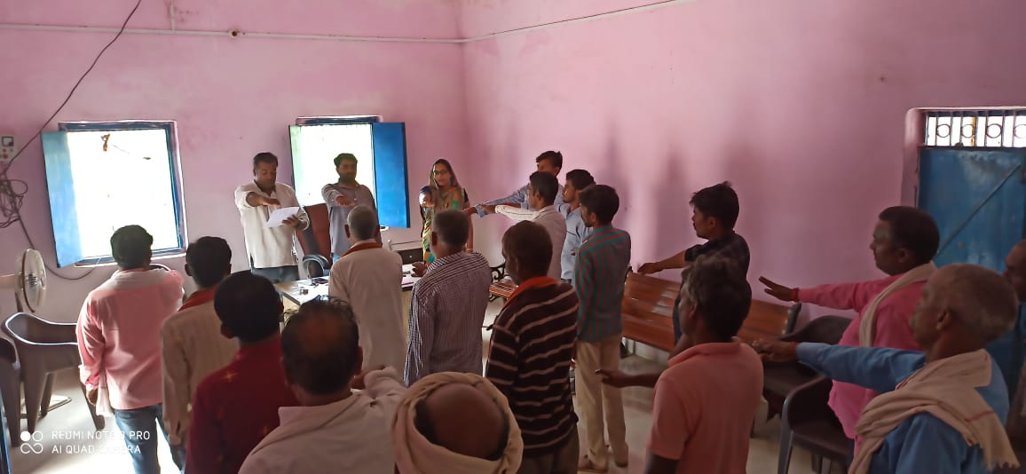 ग्राम प्रधान संग सचिव ने दिलाई स्वच्छता ही सेवा की शपथ