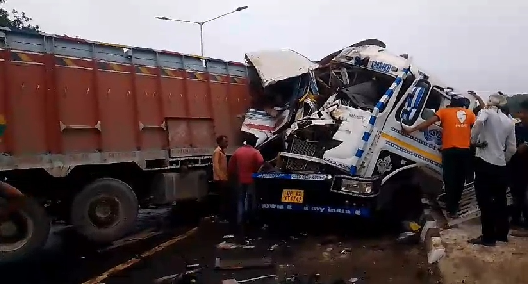 भीषण सड़क हादसे में तीन की दर्दनाक मौत