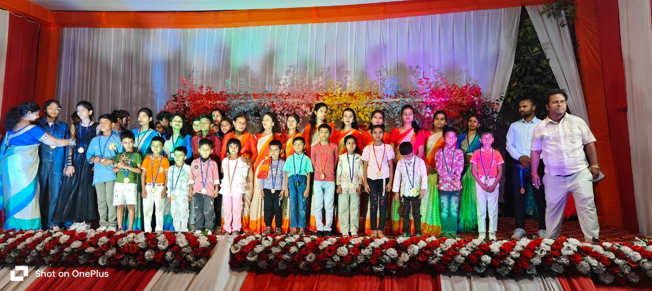 डीपीएस के वार्षिकोत्सव में नन्हे मुन्नों ने बिखेरे रंगसंस्कार और गुणवत्तापरक शिक्षा हर विद्यालय का लक्ष्य होना चाहिए : खंड शिक्षा अधिकारी महेन्द्र मौर्य