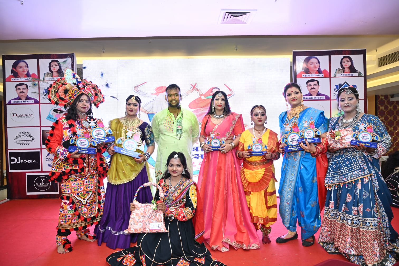 दुर्गा खेला गया अनोखा खेल, जाने किसे मिला कौन सा स्थान