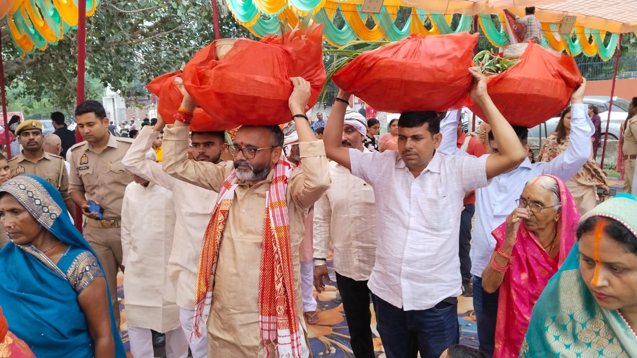 सूर्य उपासना के महापर्व छठ पर सदर विधायक ने उठाया दौरा, की पूजा