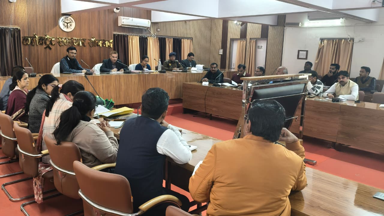 रानी लक्ष्मीबाई महिला एवं बाल सम्मान कोष के प्रकरणों में शिथिलता बर्दाश्त नहीं-डीएम