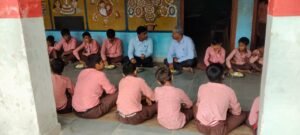 एसडीएम ने कम्पोजिट विद्यालय का किया निरीक्षण, बच्चों के साथ बैठकर परखा मध्यान्ह भोजन की गुणवत्ता