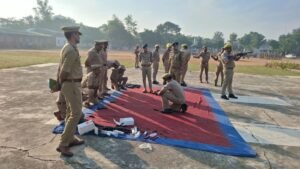 पुलिस लाइन में एएसपी ने किया परेड का निरीक्षण, परखी पुलिसकर्मियों की फिटनेस